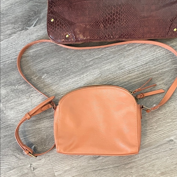 4PURSE BUNDLE NWOT EXCELLENT CONDITION - Picture 4 of 9